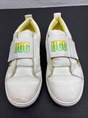 UGG sneakers for little boy SZ 2, box 63